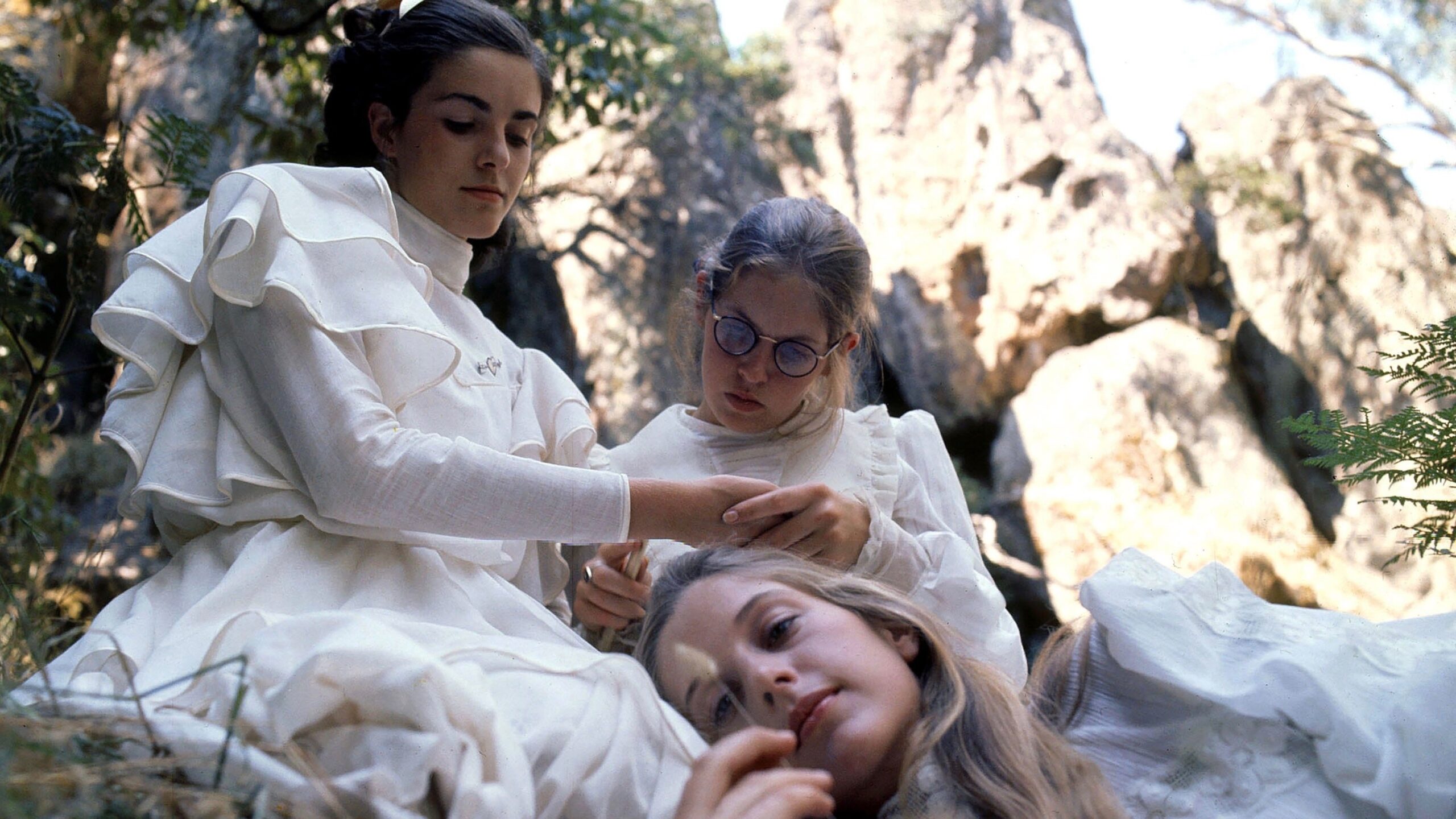 دانلود فیلم Picnic at Hanging Rock 1975